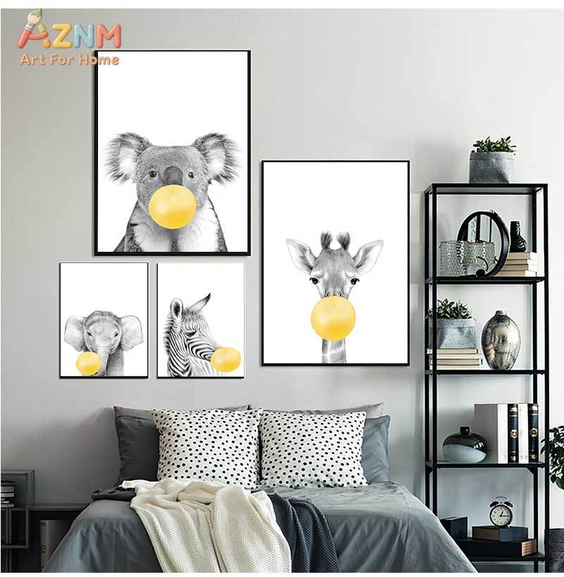 Baby Nursery Yellow Walls - โปสเตอร์ภาพพิมพ์ลายสัตว์สีเหลืองสำหรับตกแต่งห้องเด็ก รูปม้าลาย โคอาลา ช้าง ยีราฟ ภาพวาดบนผ้าใบสำหรับตกแต่งห้องเด็ก