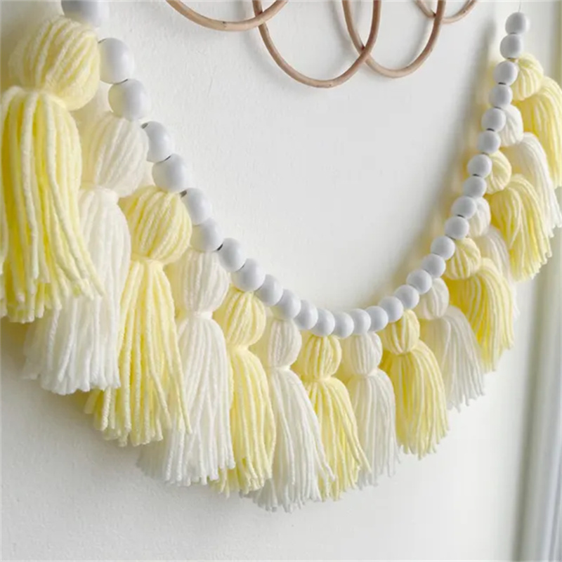 Baby Nursery Yellow Walls - พวงมาลัยพู่ห้อยสไตล์โบโฮสีเหลืองสำหรับตกแต่งผนังห้องเรียน ห้องเด็กเล็ก ห้องเด็ก ห้องสำหรับงานเลี้ยงฉลองทารก งานเลี้ยงต้อนรับเปิดเทอม งานวันเกิด